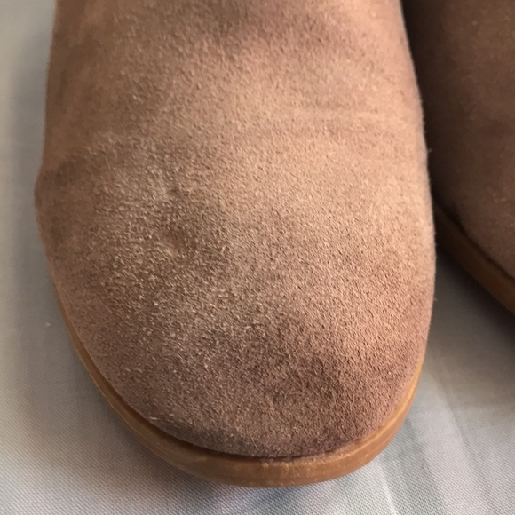 Mossimo supply Co. Gray suede, chunky heel, zip up, ankle booties size 8.5 - Picture 3 of 12